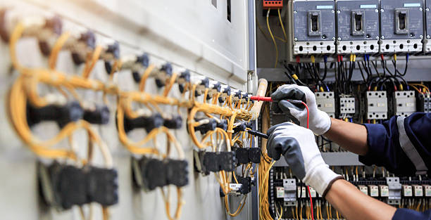 Professional Electrician technician working in Ocoee, FL